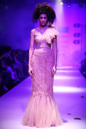 Diana Penty  walks the ramp at Lakme Fashion Week  