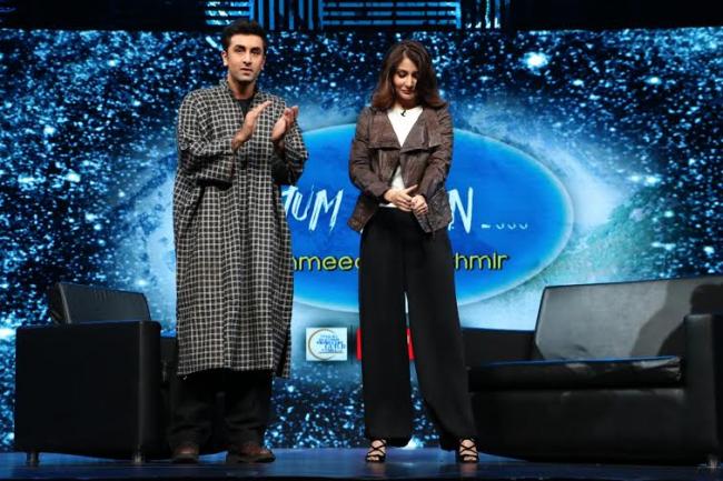 Ranbir, Anushka pledge their movie costumes for charity