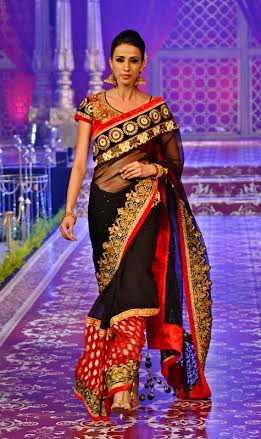 Prachi sizzles on the ramp