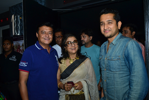 Stars glitter at 'Chaar' premiere in Kolkata