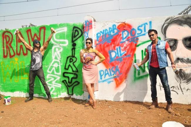 Kill Dil cast paints Mumbai neighbourhood bright