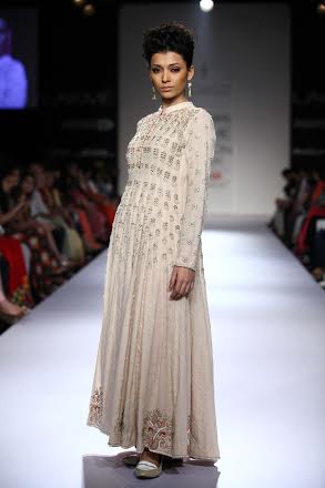 Soumitra Mondal showcases collection at LFW  