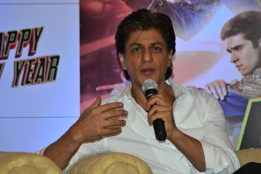 SRK celebrates 'Happy New Year' in Kolkata 