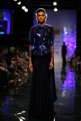 Sushmita Sen walks ramp in Lakme Week