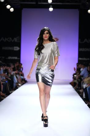 Kriti Sanon walks the ramp at Lakme Fashion Week 