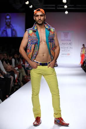 Designer Rizwan Beyg showcases collection at LFW