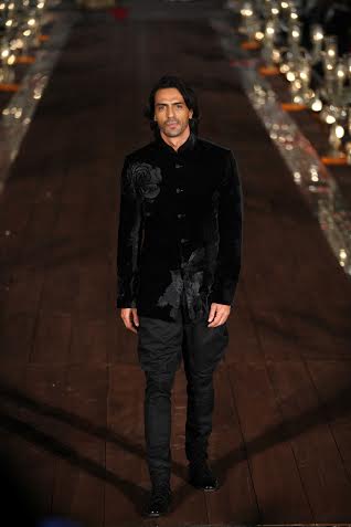 Rohit Bal showcases his collection at WLIFW 