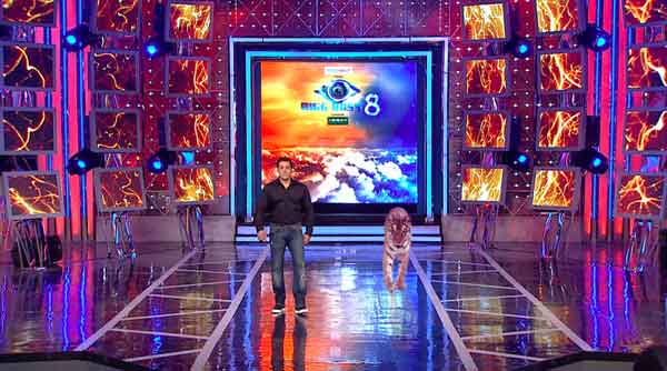 Tiger visits Salman Khan on the set of Bigg Boss 8