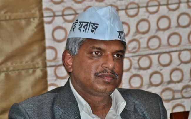 Sad to see Anna endorsing Mamata