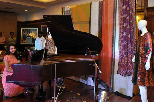 Designer Rajlakshmi hosts fashion evening in Kolkata