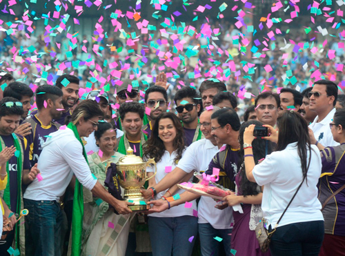 Eden felicitates SRK, KKR