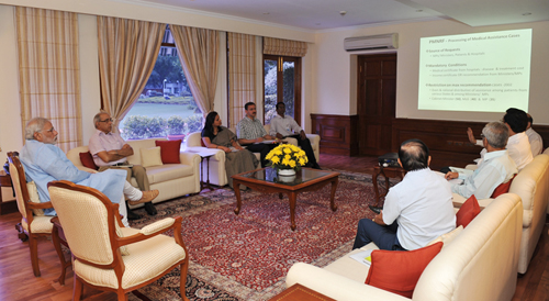 Arun Jaitley lighting the lamp to inaugurate the 108 Financial Inclusion Branches 