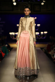 ICW Delhi: Aditya Roy Kapoor, Alia Bhatt walks ramp for Manish Malhotra