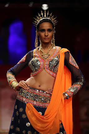 Kangana walks for Suneet Varma at IBFW