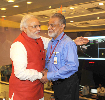 Modi congratulates ISRO scientists on Mars Mission success 