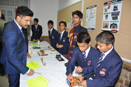 Milkha Singh, Farhan Akhtar get Standing Ovation at Scindia School