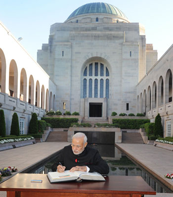 Narendra Modi being warmly received by the Prime Minister of Australia
