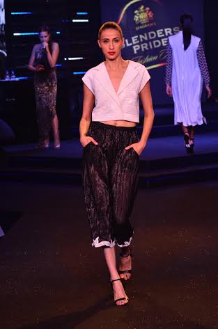 Blenders Pride: Sushmita Sen steals show in Namrata outfits