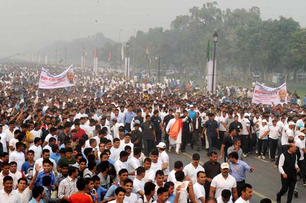 Narendra Modi flagging off Run for Unity