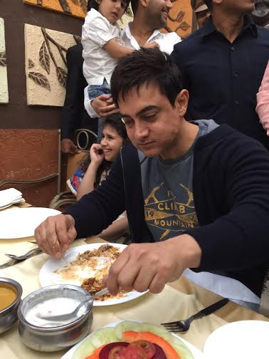 Aamir Khan feasts on Hyderabadi biryani