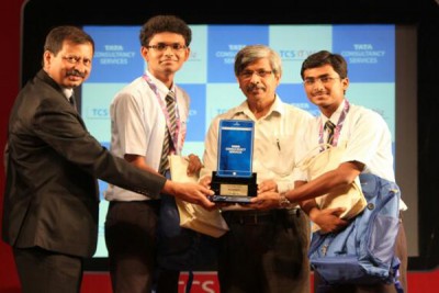 Kerala Samajan High School wins quiz contest