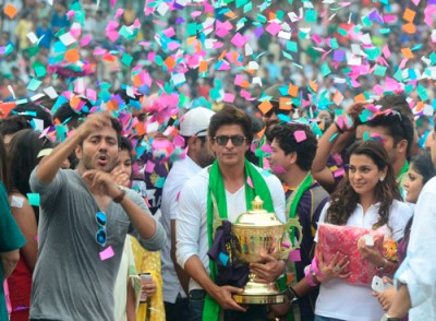 Eden felicitates SRK, KKR