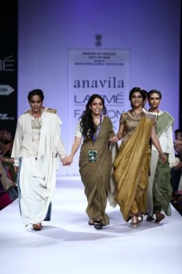 Konkona Sen Sharma walks the ramp at Lakme Fashion Week