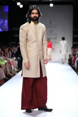 Krishna Mehta showcases collection at LFW