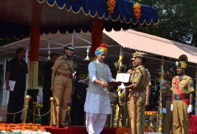 Police Stations should become Temples of Justice: Rajnath