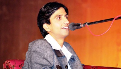Kumar Vishwas alleges life threat from Rahul-Priyanka