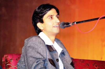 Kumar Vishwas alleges booth capturing in Amethi