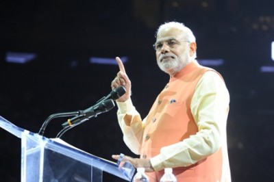 Modi campaigns in Mumbai, slams Congress