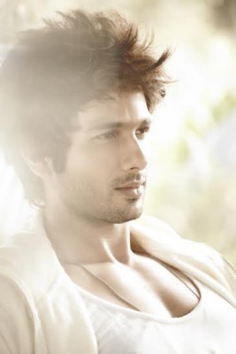 Shahid Kapoor visits British Museum to see first edition of Hamlet