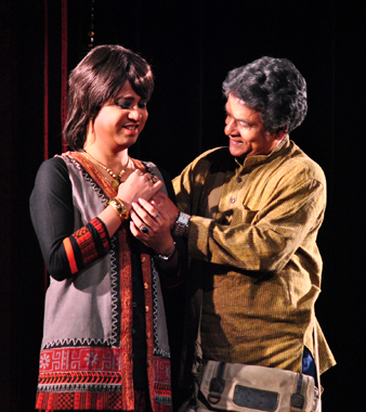 Stage tribute to filmmaker Rituparno