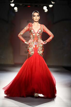 Shraddha Kapoor walks for Gaurav Gupta at ICW Delhi