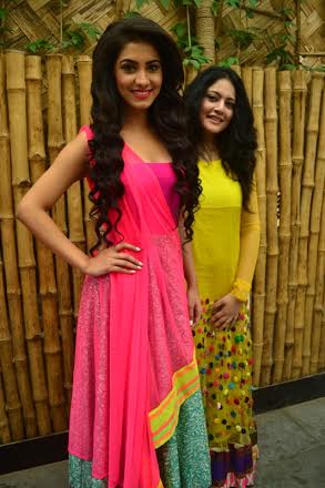 Kolkata hosts preview session of collection by 3 designers