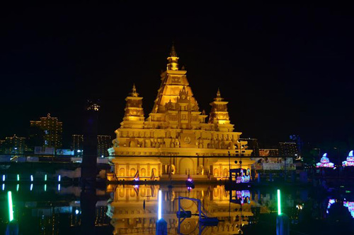 Festive fever grips Kolkata