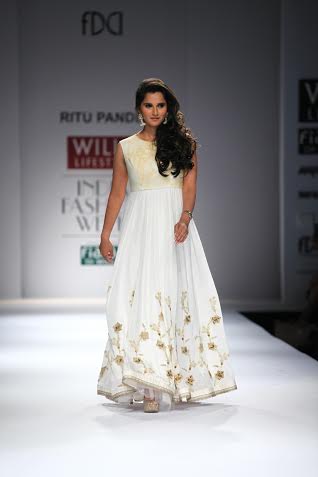 Sania Mirza walks for designer Ritu Pande at  WLIFW 