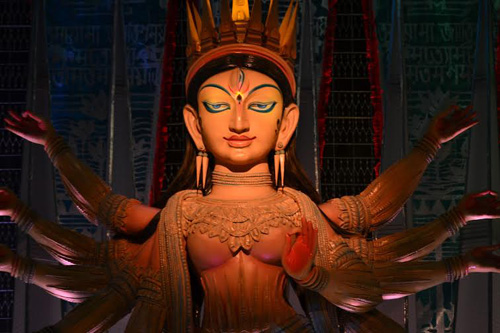 Festive fever grips Kolkata