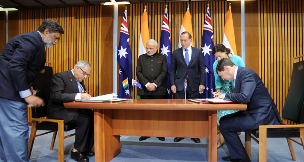 Narendra Modi being warmly received by the Prime Minister of Australia