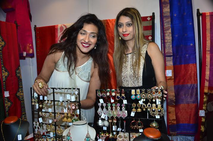Rituparna, Pallavi visits 'High Street Martket Via Moda'