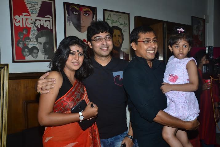 'Gogoler Kirti' premiers in Kolkata