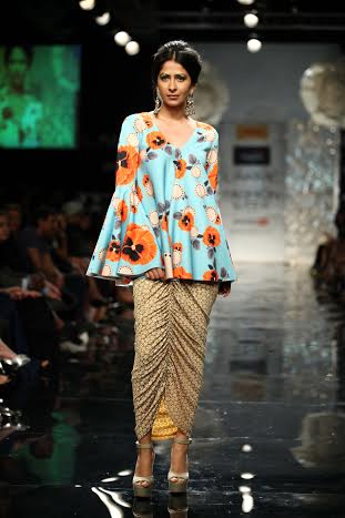 Shilpa Shetty walks the ramp at Lakme Fashion Week