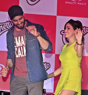 Sidharth, Yami visit Kolkata today