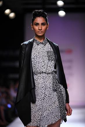 Kriti Sanon walks the ramp at Lakme Fashion Week 