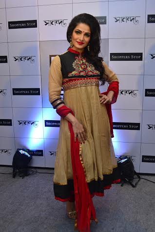 Kolkata hosts Shoppers Stop Sananda Pujor Bazar fashion show
