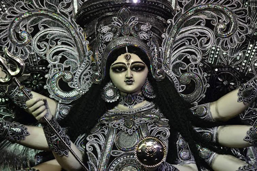 Festive fever grips Kolkata