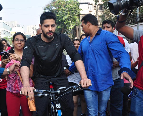 Sidharth Malhotra cycles for equal street