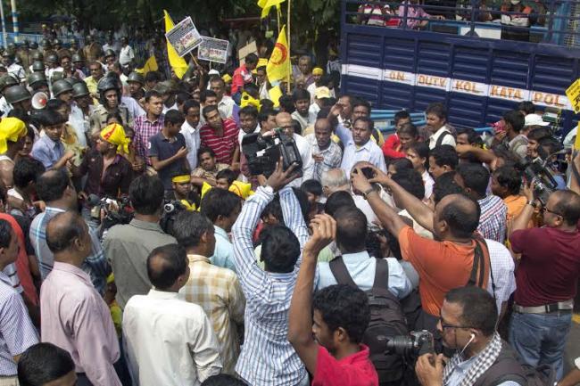 Physically challenged clash with police in Kolkata