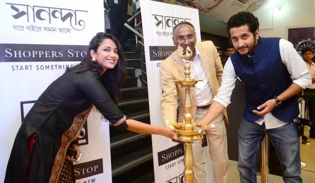 Parambrata glams up Shoppers Stop Sananda Pujor Bazar 